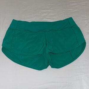 lululemon kelly green size 6 speed up shorts